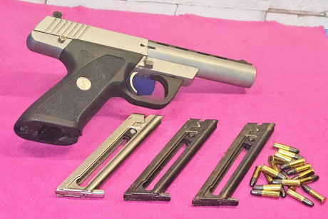 Vendo pistola Colt del .22 lr. INOXIDABLE! + tres cargadoes (uno Inox.) y estuche 511
Tengo que desacerme 00