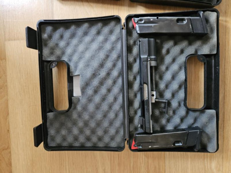 Se vende CZ 75B carro del 9 y del 22 00