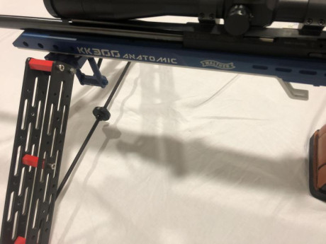 Se vende Bipode CNC
Súper estable,para alta competición 
225 euros 
Interesado por whasat 654 112360
Portes 21