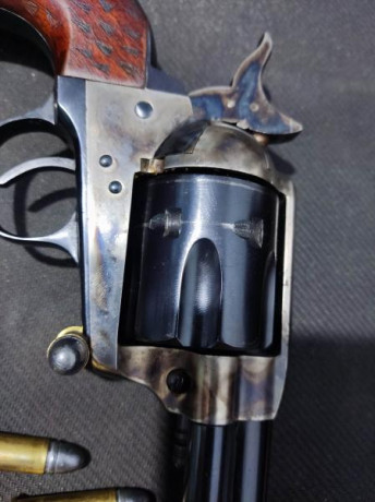 Cerrar vendida—REBAJA Vendo revolver Uberti 5.5" cal .357 Magnum, en perfecto estado y funcionamiento. 00