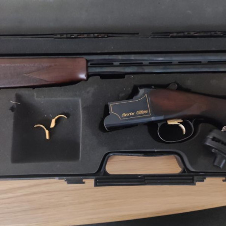 Se vende browning ultra sporter 71 de cañon ,culata regulable.
Tiene 5 chokes invector plus ,tres gatillos 02