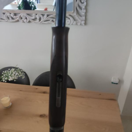 Se vende browning ultra sporter 71 de cañon ,culata regulable.
Tiene 5 chokes invector plus ,tres gatillos 20