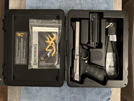 Buenas noches,

Vendo Pistola Browning Buck Mark Standard Stainless URX Cal.22lr.
La pistola es del 2023 01