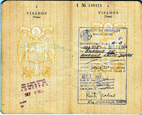  EN RECUERDO Y HOMENAJE A LOS QUE YA NO ESTÁN. 

Si pones en  GOOGLE    PASAPORTES EN LA MEMORIA   da 82