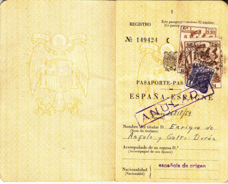  EN RECUERDO Y HOMENAJE A LOS QUE YA NO ESTÁN. 

Si pones en  GOOGLE    PASAPORTES EN LA MEMORIA   da 80