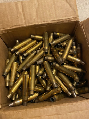 Hola, vendo estás vainas de la marca Lapua en calibre 338LM. Hay 151 vainas, son de fábrica y no de recarga. 01