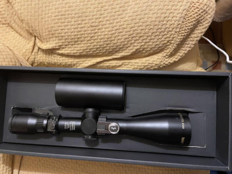 Se vende visor Bushnell Elite 6500. De 4,5-30 x 50 con retícula Mil-Dot,con su caja original. En las fotos 01
