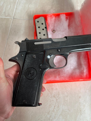 Feliz año a todos .vendo pistola super A del nueve largo de 1937 según punzón está perfecta en 700 euros 01