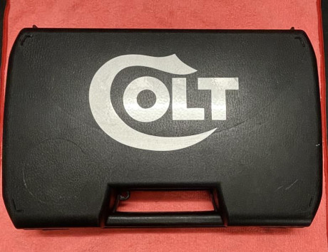 Vendo Colt 1991 A1 serie 80 En perfecto estado, pocos tiros. Cachas originales de goma mas otras de madera. 12