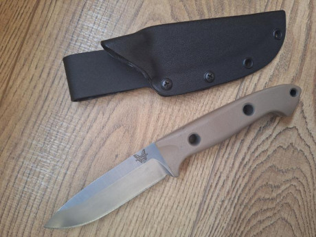 Buenas a todos,

Pongo a la venta este cuchillo de la marca BENCHMADE modelo BUSHCRAFTER - 162, completamente 11