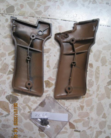 VENDO: 
 .. Varias cachas de armas cortas (pistolas), unas conocidas y otras si determinar ..

Iré colocando 11