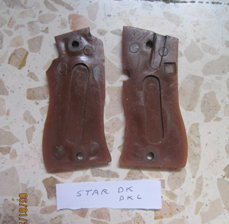 VENDO: 
 .. Varias cachas de armas cortas (pistolas), unas conocidas y otras si determinar ..

Iré colocando 41