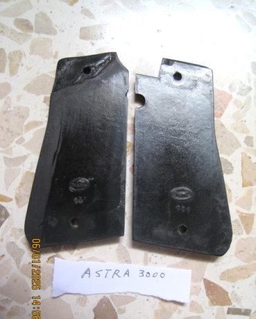 VENDO: 
 .. Varias cachas de armas cortas (pistolas), unas conocidas y otras si determinar ..

Iré colocando 51