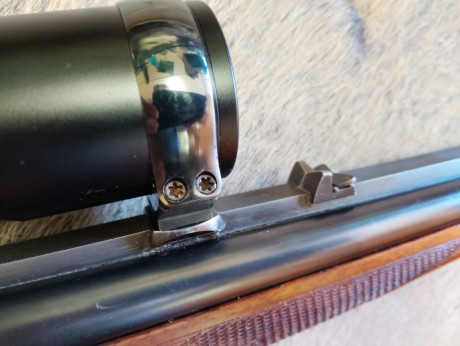 Se vende rifle Express Merkel 9,3x74R
Monturas de uñas
Visor Zeiss
Doble alza y punto de mira customizado.
Doble 01