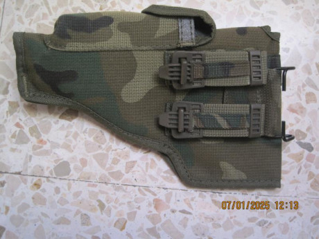 VENDO:

 -- Variedad de fundas de armas cortas.

En cada foto (anverso/reverso), se colocaría el precio 11