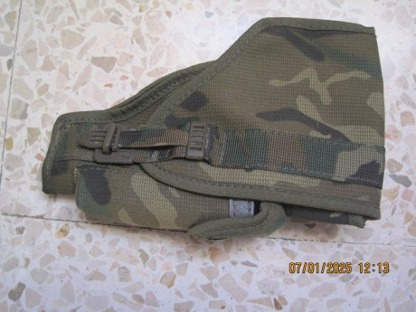 VENDO:

 -- Variedad de fundas de armas cortas.

En cada foto (anverso/reverso), se colocaría el precio 10