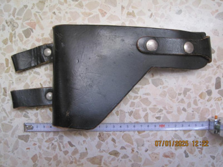 VENDO:

 -- Variedad de fundas de armas cortas.

En cada foto (anverso/reverso), se colocaría el precio 71