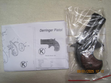  NECESARIO LIBRO DE COLECCIONISTA 



VENDO:
1ª ---- Pistola DETONADORA, marca ME 800 GENERAL, calibre 22