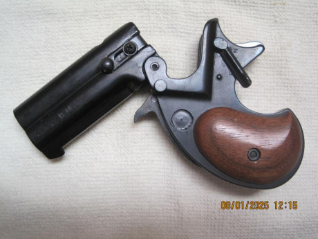  NECESARIO LIBRO DE COLECCIONISTA 



VENDO:
1ª ---- Pistola DETONADORA, marca ME 800 GENERAL, calibre 40