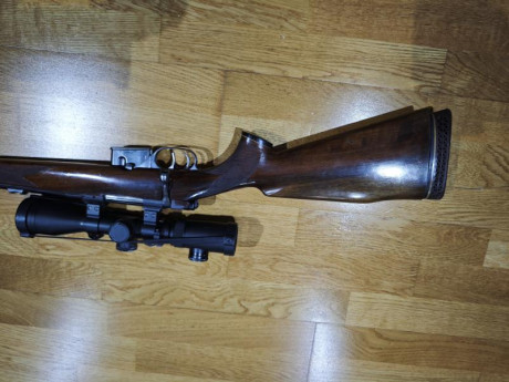 Muy buenas compañeros

Pongo a la venta un Brno Fox 2 del 222rem.
Dicho rifle lo adquirí hace menos de 01