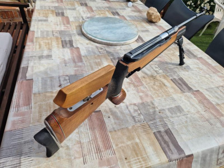 Saco a la venta esta belleza , totalmente restaurada,  a 13,5 julios , bopode UTG incluido,  carrillera 12