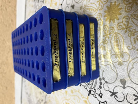 Vendo varios utensilios para la recarga perfectos sin desgaste alguno.
Todo el lote por 225 eur más envio.
Si 00