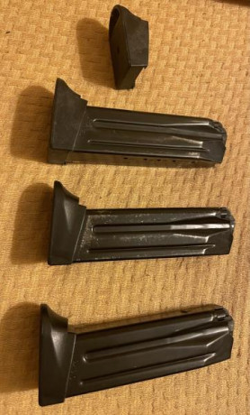 Se vende lote de 3 cargadores con prolongador+ 2, (15 cartuchos ), se incluye otro prolongador y funda 02