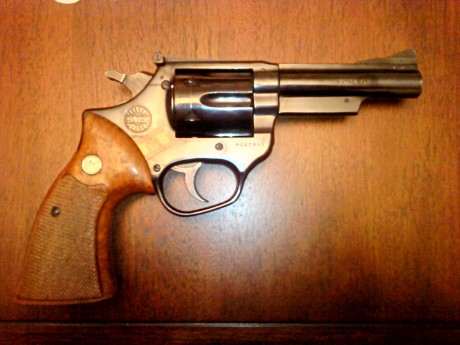Hola,he abierto este hilo para que todos aquellos que tengais armas Españolas,podais lucirlas aqui con 130
