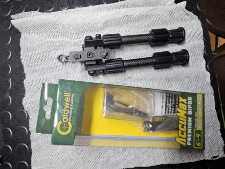 Bipode Caldwell Accumax Mlock- Keymod 6-9 " , tres días de uso. Fibra de carbono. 
Lo quito por venta 01