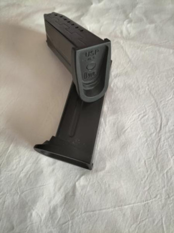 Vendo 2 cargadores para HK USP COMPACT, del 45 ACP.
Practicamente nuevos. 
Uno: 55€ + portes
Dos: 90€ 00