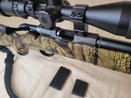 Sako quad syntetic heavy barrel cal 22L.R. Con gatillo al pelo, cañón pesado intercambiable, culata sintética, 00