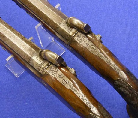 Voy a colocar unas fotos de un arma larga alemana de llave de mecha del siglo XVI. 151