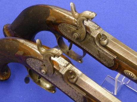 Voy a colocar unas fotos de un arma larga alemana de llave de mecha del siglo XVI. 161