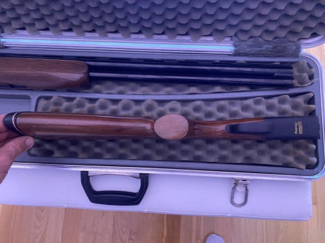 Se vende escopeta de tiro al plato Laurona Gold Sporting, calibre 12, medida del cañón 71 cm con 1 gatillo 22