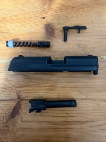 Vendo pistola HK USP COMPAT, la misma se encuentra en perfectas condiciones mecánicas y estéticas, se 01