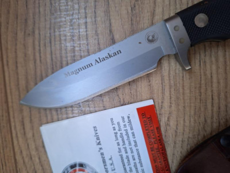 Se vende este Cuchillo marca KNIVES OF ALASKA modelo Magnum Alaskan. Todo made in USA incluso la funda 11