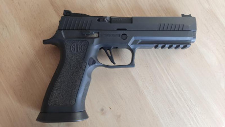 Sig Sauer P320 X Five Legion, usada únicamente en precisión, cañón Bull Barrel 5",incluyo además 10