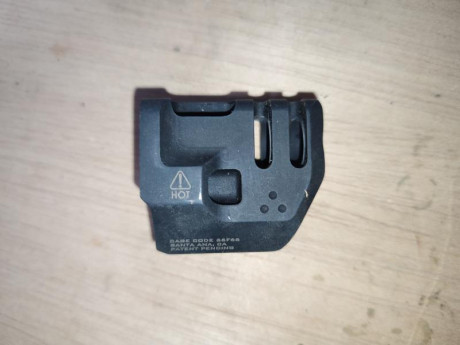 Se vende Compensador Mass Drive para Glock 17 Gen4, montado para probar y de vuelta a la caja.
Se encuentra 02