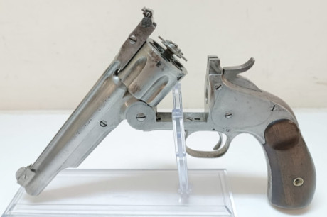 :duelo: Hola migos, estoy barajando un revólver de retrocarga para Piñal, he visto un S&W en una armería. 00