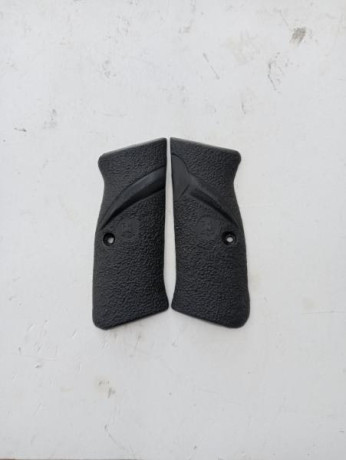 VENDO CACHAS DE GOMA PARA PISTOLA CZ 75/85.
MARCA SURE-GRIP.EN OPERFECTO ESTADO.35€ 00