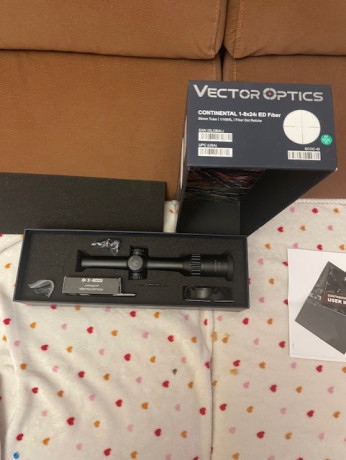 Vendo este visor por venta del rifle al que iba destinado. Tubo de 30. Peso 530gr. Retícula Iluminada 02