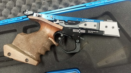 1. Pistola Pardini calibre 32, **RETIRADA DE LA VENTA**

2. Pistola Morini CM84e, **V E N D I D A**.

3. 02
