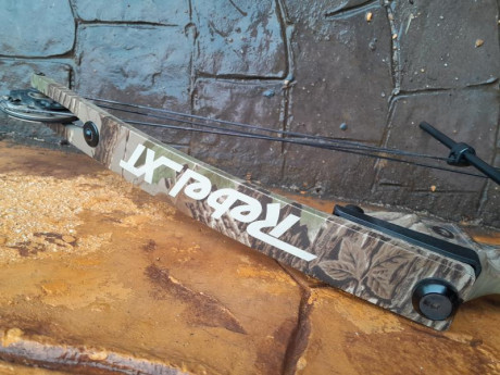 Hola, cambio arco de poleas HOYT USA mod REBELT XT, de camuflaje en buen estado, practicamente sin marcas 00