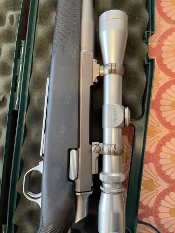 COMPAÑERO VENDE BROWNING CAL.30-06 CERROJO
MONTURAS FIJAS
VISOR LEUPOL 3-9
 1400  Euros.   NEGOCIABLES 11