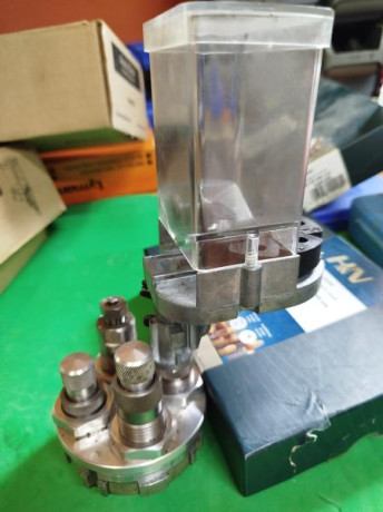 Vendo prensa Turret Pres, con todos los accesorios para recargar calibre,32,38,9PB, con sus platinas,dosificadóres 01