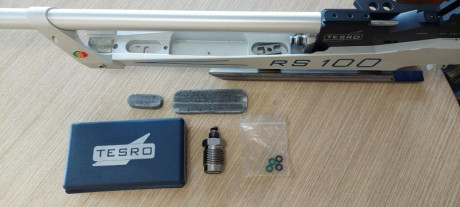 El rifle funciona perfectamente, y fue revisado en 2023 en la fabrica.El deposito de aire está vencido.Tiene 01