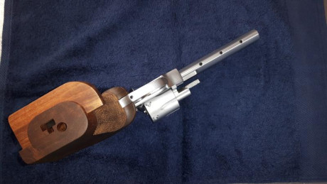 Buenas compañeros.
Pongo a la venta mi revolver del .32, esta seminuevo.
Lo compre como segunda arma del 91