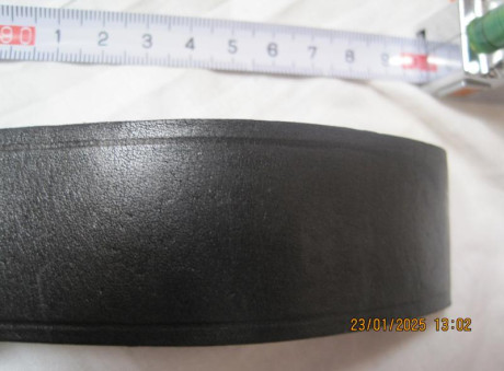 VENDO:

 -- CORREA PORTA-FUSIL de cuero AK 47, o SIMILAR .. (NUEVA) .. (ROBUSTA)..

 -- Longitud mínima: 02
