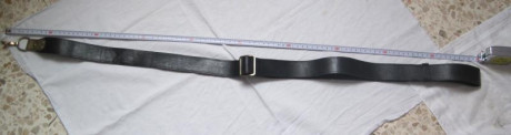 VENDO:

 -- CORREA PORTA-FUSIL de cuero AK 47, o SIMILAR .. (NUEVA) .. (ROBUSTA)..

 -- Longitud mínima: 01