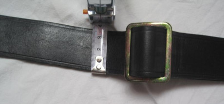 VENDO:

 -- CORREA PORTA-FUSIL de cuero AK 47, o SIMILAR .. (NUEVA) .. (ROBUSTA)..

 -- Longitud mínima: 10